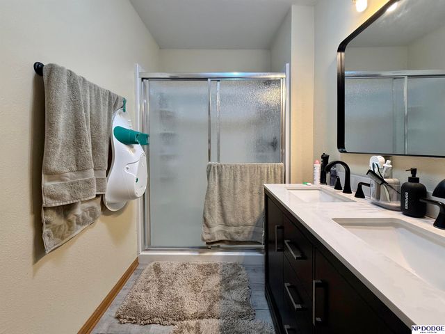 314 W 2nd Street, Oakland, NE 68045