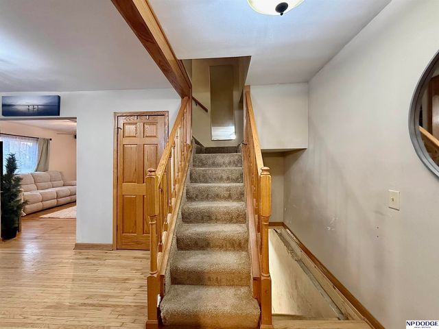 314 W 2nd Street, Oakland, NE 68045