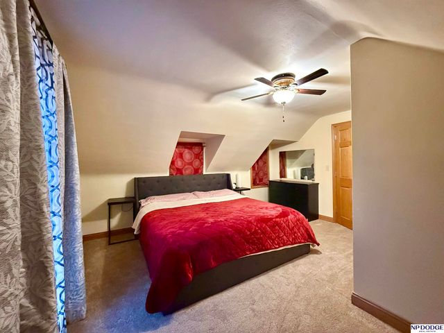 314 W 2nd Street, Oakland, NE 68045