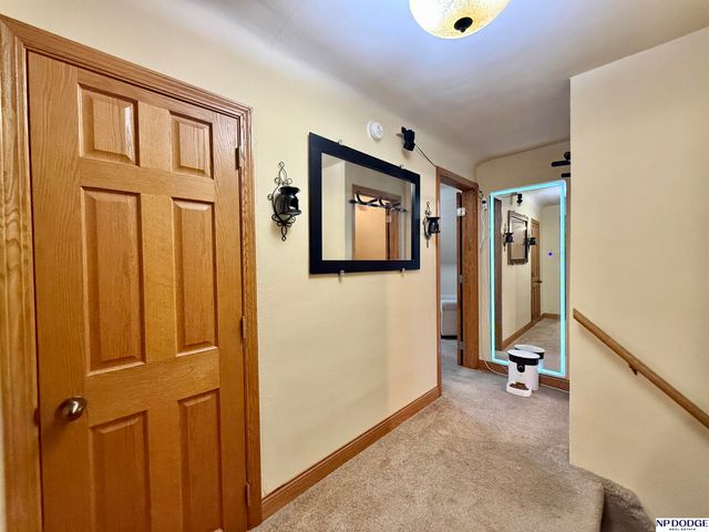 314 W 2nd Street, Oakland, NE 68045