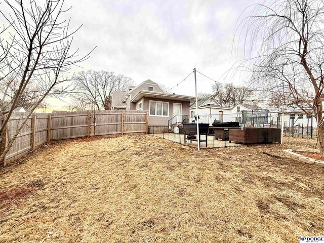 314 W 2nd Street, Oakland, NE 68045