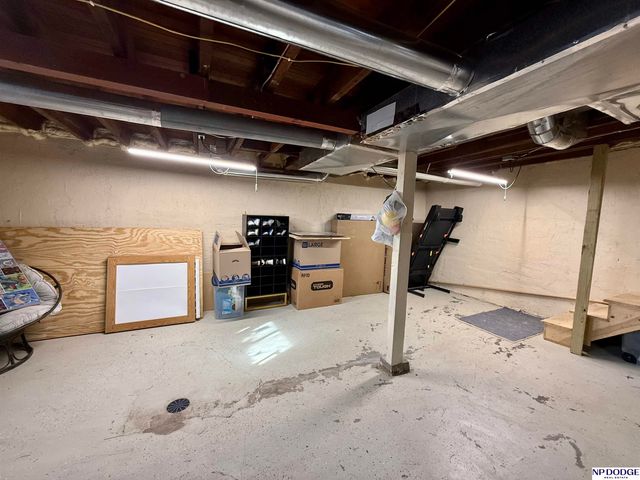 314 W 2nd Street, Oakland, NE 68045