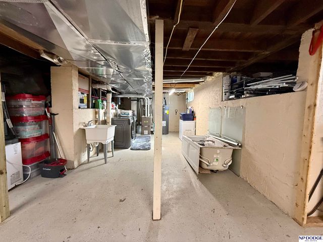 314 W 2nd Street, Oakland, NE 68045