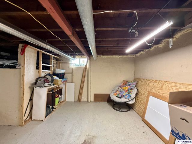 314 W 2nd Street, Oakland, NE 68045