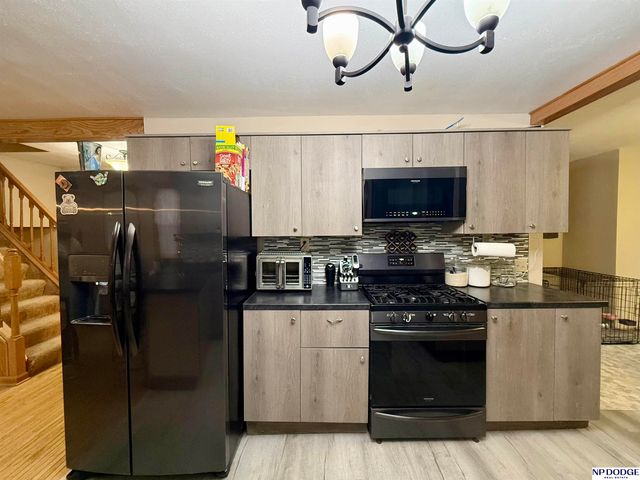 314 W 2nd Street, Oakland, NE 68045