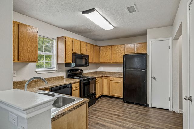 1101 Acorn Dr, Lewisburg, TN 37091