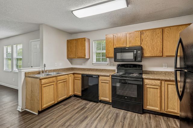 1101 Acorn Dr, Lewisburg, TN 37091