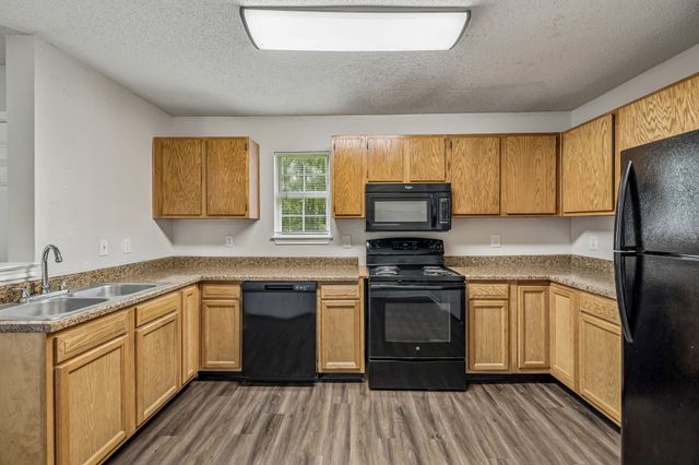 1101 Acorn Dr, Lewisburg, TN 37091