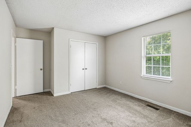 1101 Acorn Dr, Lewisburg, TN 37091