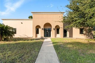 900 E Redbud Avenue B, Mcallen, TX 78504
