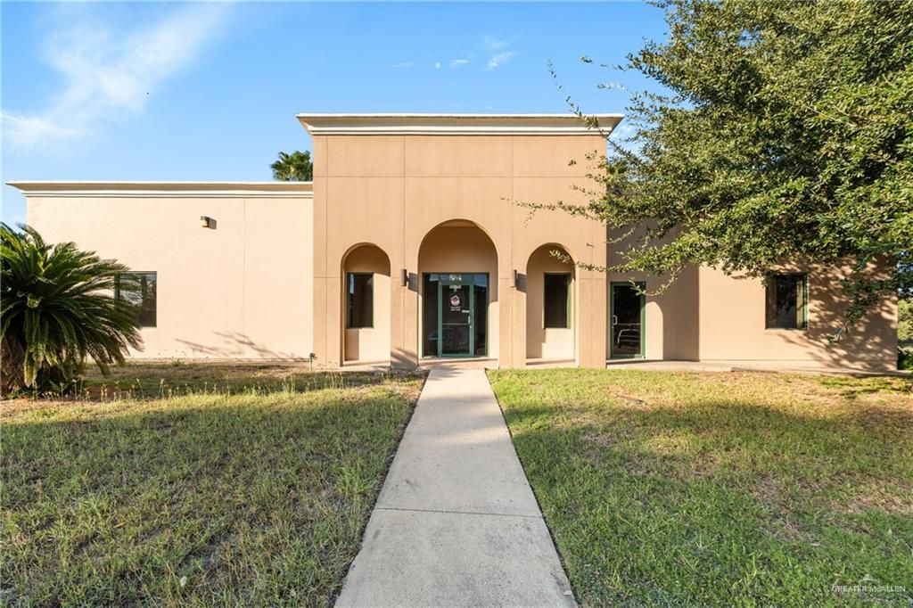 900 E Redbud Avenue B, Mcallen, TX 78504