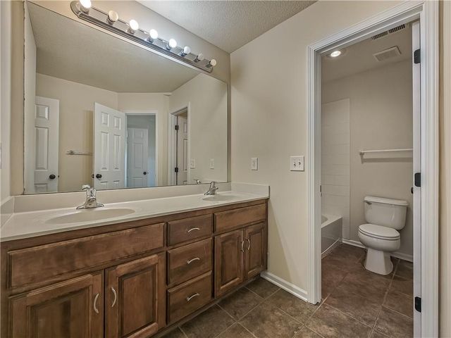 14770 S St Andrew Avenue, Olathe, KS 66061