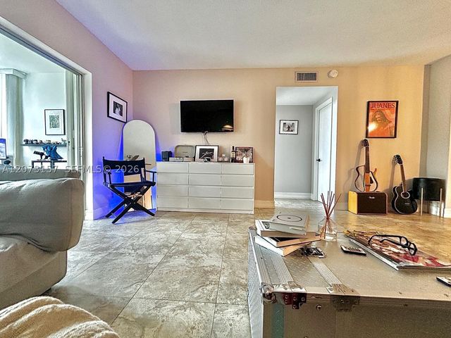 3800 Hillcrest Dr 315, Hollywood, FL 33021