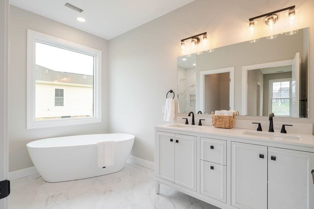 10280 DALMATIAN DR, Mcgaheysville, VA 22840