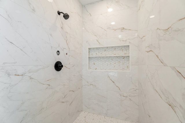 10280 DALMATIAN DR, Mcgaheysville, VA 22840