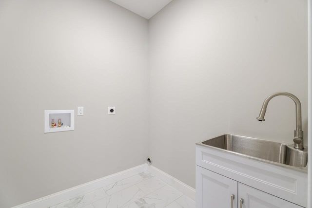 10280 DALMATIAN DR, Mcgaheysville, VA 22840