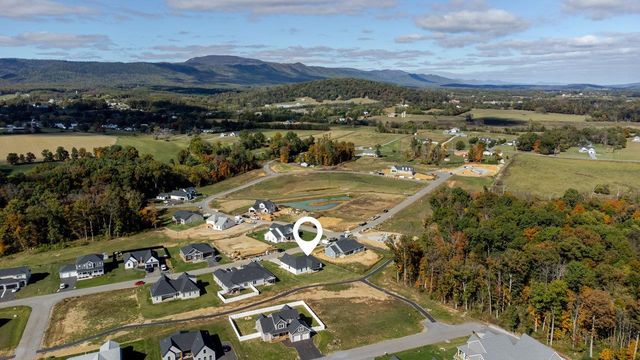 10280 DALMATIAN DR, Mcgaheysville, VA 22840