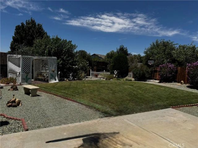 20404 Half Moon Court, Apple Valley, CA 92308