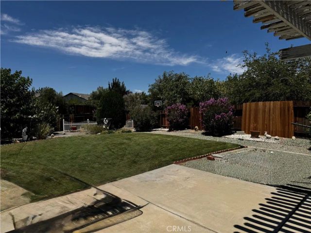 20404 Half Moon Court, Apple Valley, CA 92308