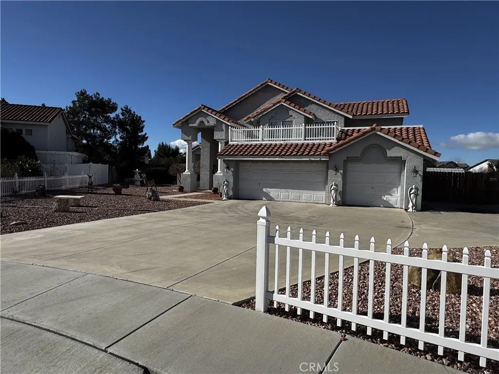 20404 Half Moon Court, Apple Valley, CA 92308
