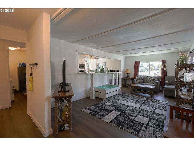 1901 Se MINTER BRIDGE Rd 15, Hillsboro, OR 97123