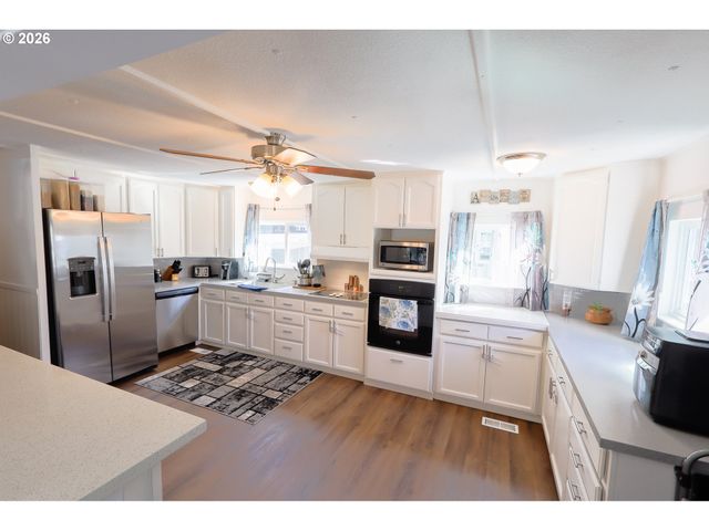 1901 Se MINTER BRIDGE Rd 15, Hillsboro, OR 97123