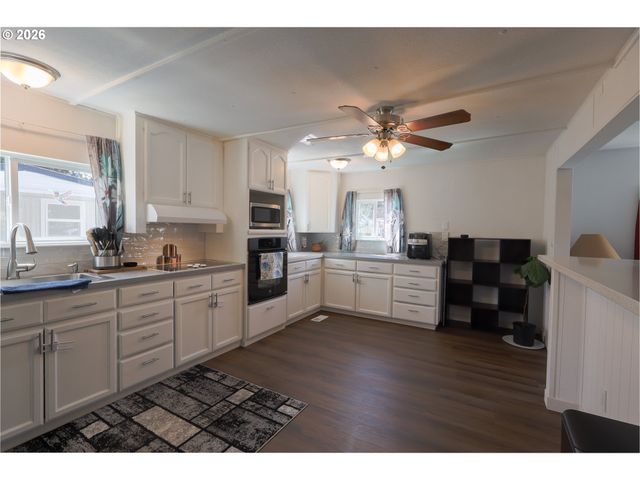 1901 Se MINTER BRIDGE Rd 15, Hillsboro, OR 97123