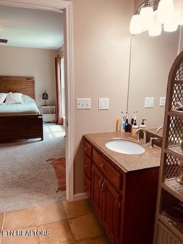 36 Hunter Dr, Crossville, TN 38555