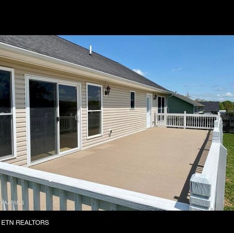 36 Hunter Dr, Crossville, TN 38555