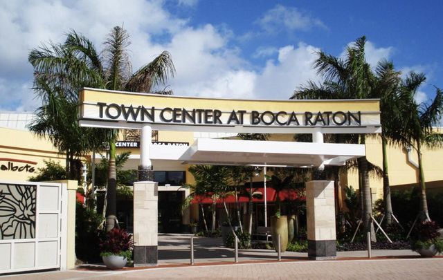 18577 Woodstream Drive, Boca Raton, FL 33498