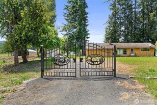 1608 State Route 6, Raymond, WA 98577
