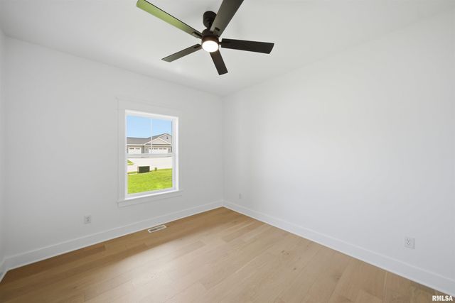 1315 W HILLCREST Drive, Chillicothe, IL 61523