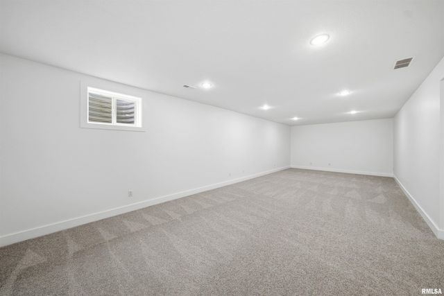 1315 W HILLCREST Drive, Chillicothe, IL 61523