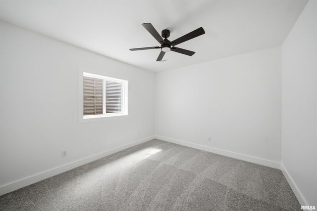 1315 W HILLCREST Drive, Chillicothe, IL 61523