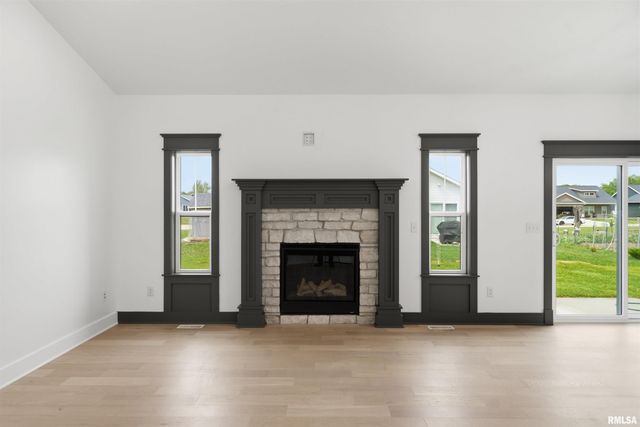 1315 W HILLCREST Drive, Chillicothe, IL 61523