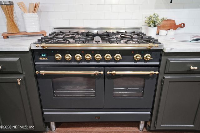 355 19TH Street, Atlantic Beach, FL 32233