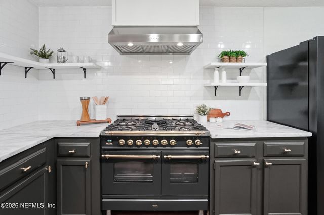 355 19TH Street, Atlantic Beach, FL 32233