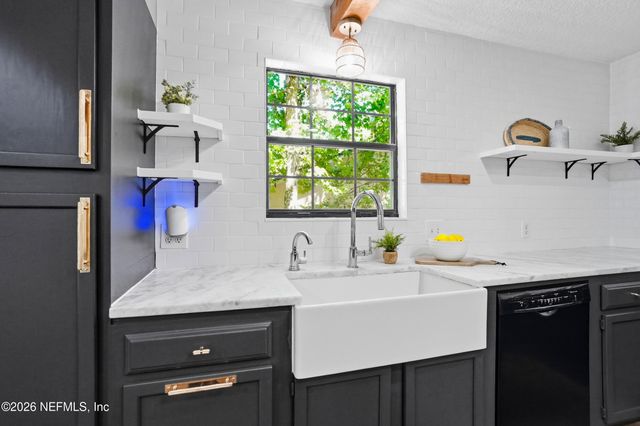 355 19TH Street, Atlantic Beach, FL 32233