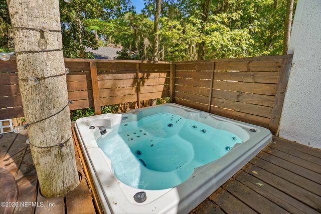 355 19TH Street, Atlantic Beach, FL 32233