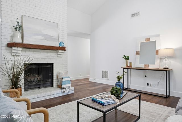 355 19TH Street, Atlantic Beach, FL 32233