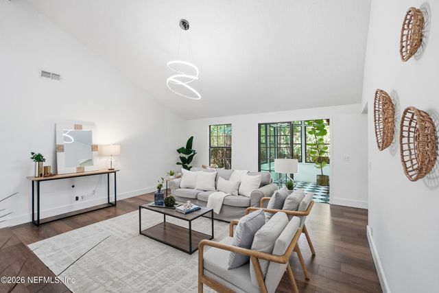 355 19TH Street, Atlantic Beach, FL 32233