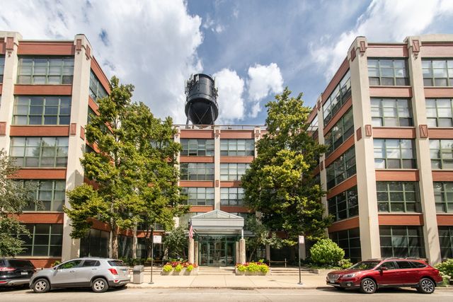 1800 W Roscoe Street 525, Chicago, IL 60657