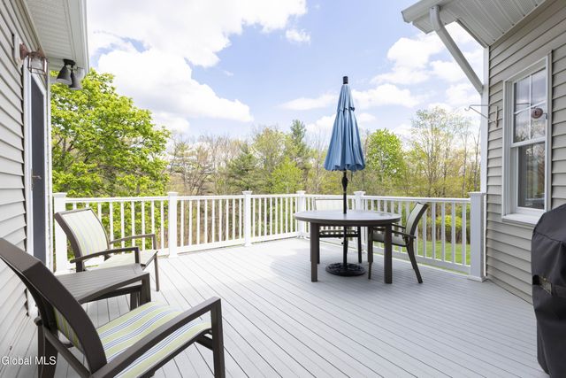 24 Brinker Way, Colonie, NY 12211