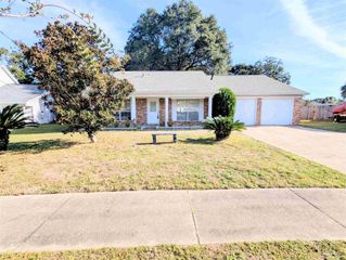 512 Quail Nest Ln, Pensacola, FL 32514
