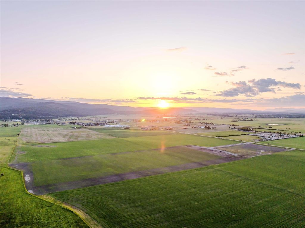 936 Mt Highway 82, Somers, MT 59932