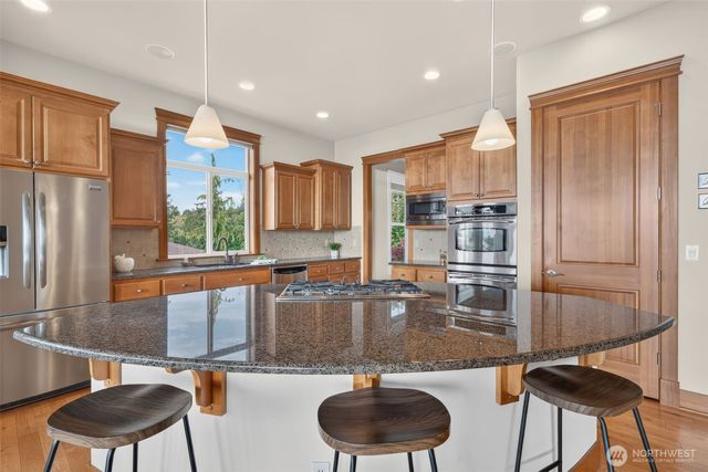 6652 Waterton Circle, Mukilteo, WA 98275