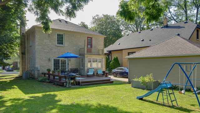 211 N 88th STREET, Wauwatosa, WI 53226