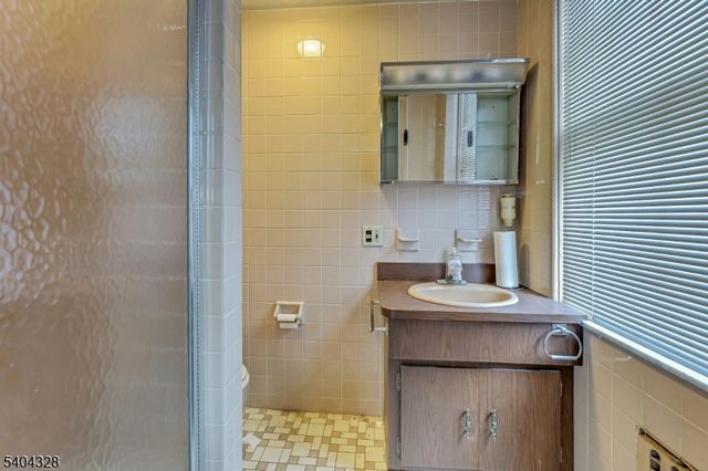 16 N Mountain Ave, Montclair Twp., NJ 07042