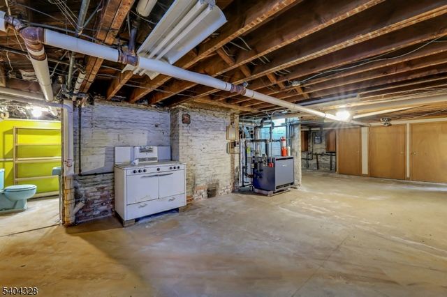 16 N Mountain Ave, Montclair Twp., NJ 07042