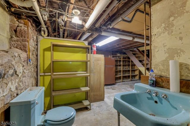 16 N Mountain Ave, Montclair Twp., NJ 07042